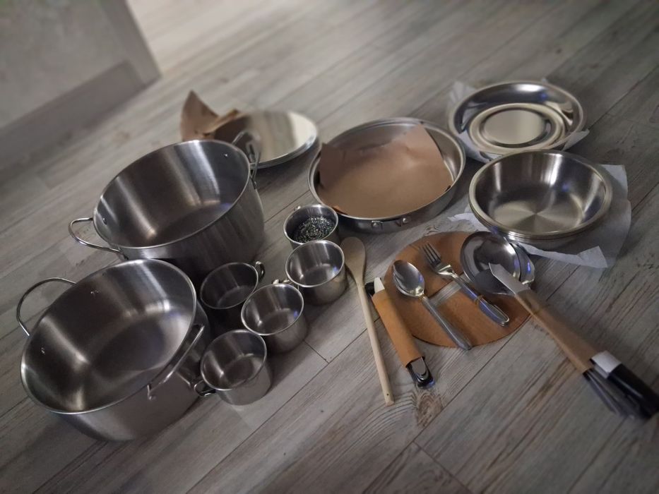 Набір посуду з нержавійки