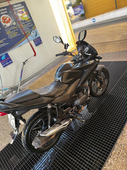 Honda 125 em bom estado