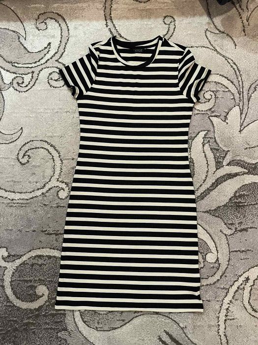 Продам платье в полоску
