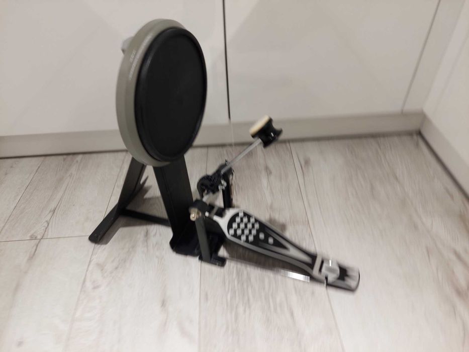 Kick pad perkusyjny Millenium mps-425 z pedałem