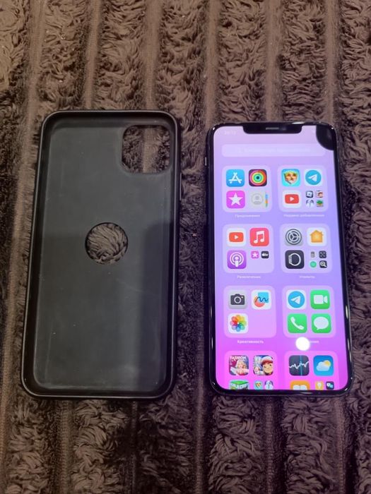 Продам айфон 11 про макс на 256gb