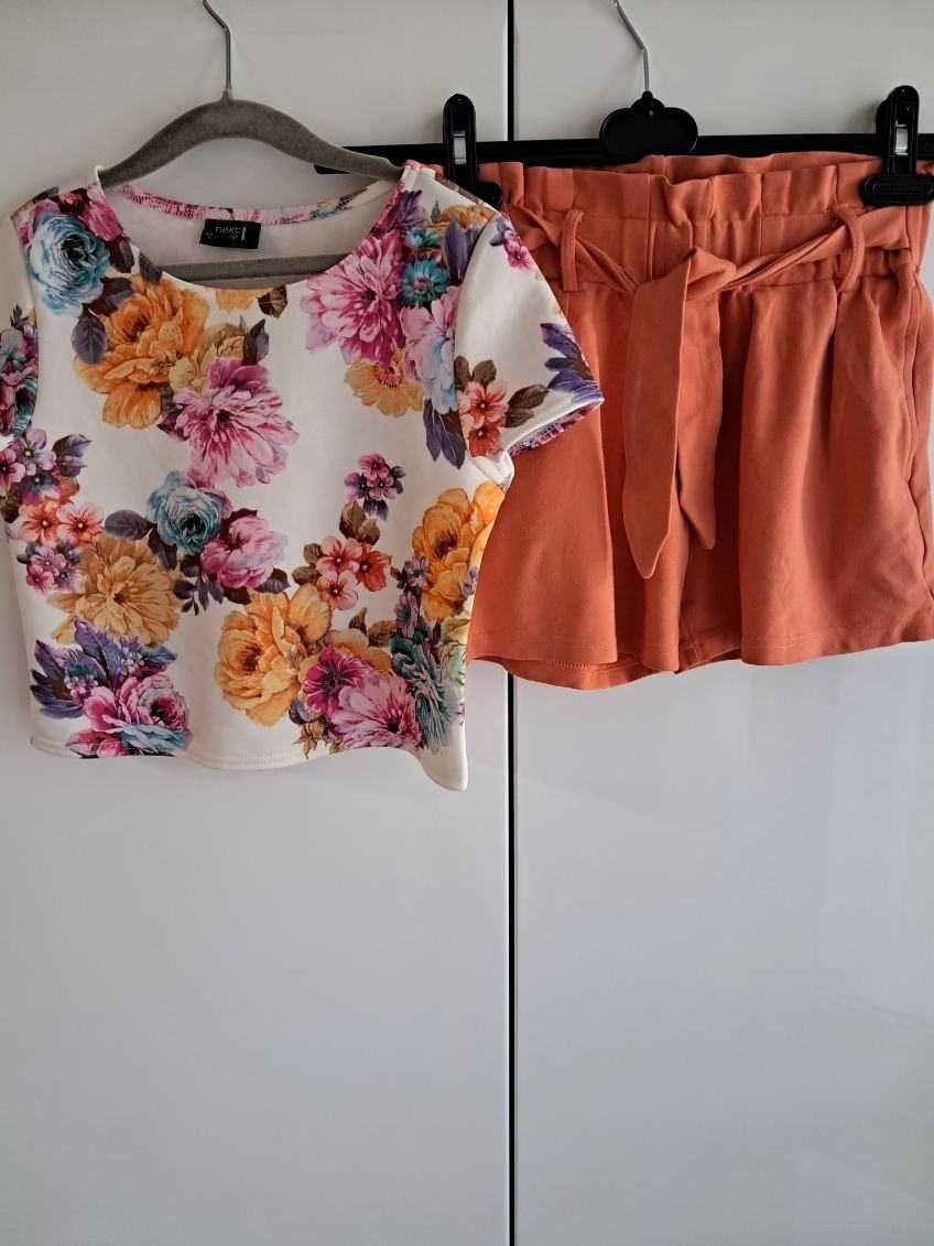 Cudny zestaw:) spodenki PaperBag bluzeczka w kwiaty roz 128/134