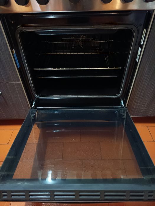 Fogão  INDESIT IS67V5PHX