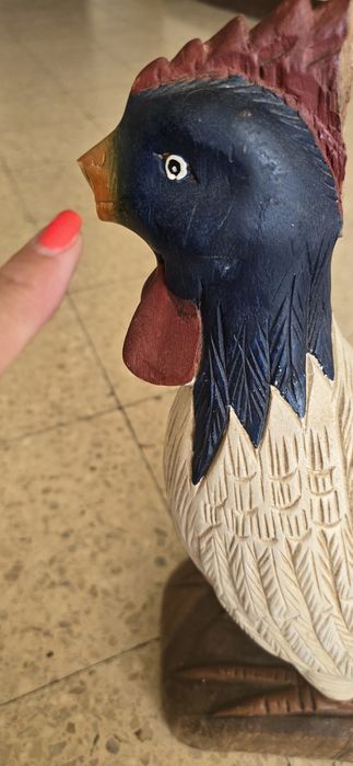 2 Galos antigos em madeira