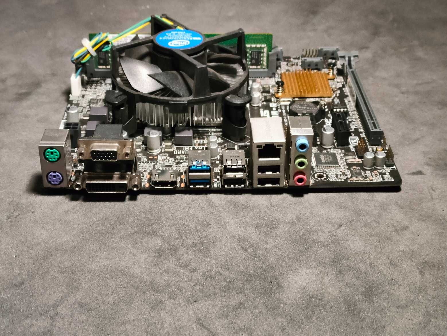 Płyta główna Micro ATX ASUS H110M-R + Intel Core i3 + 8GB RAM DDR4
