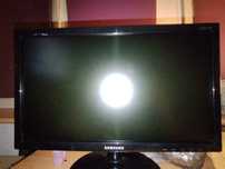 Samsung model S19D300