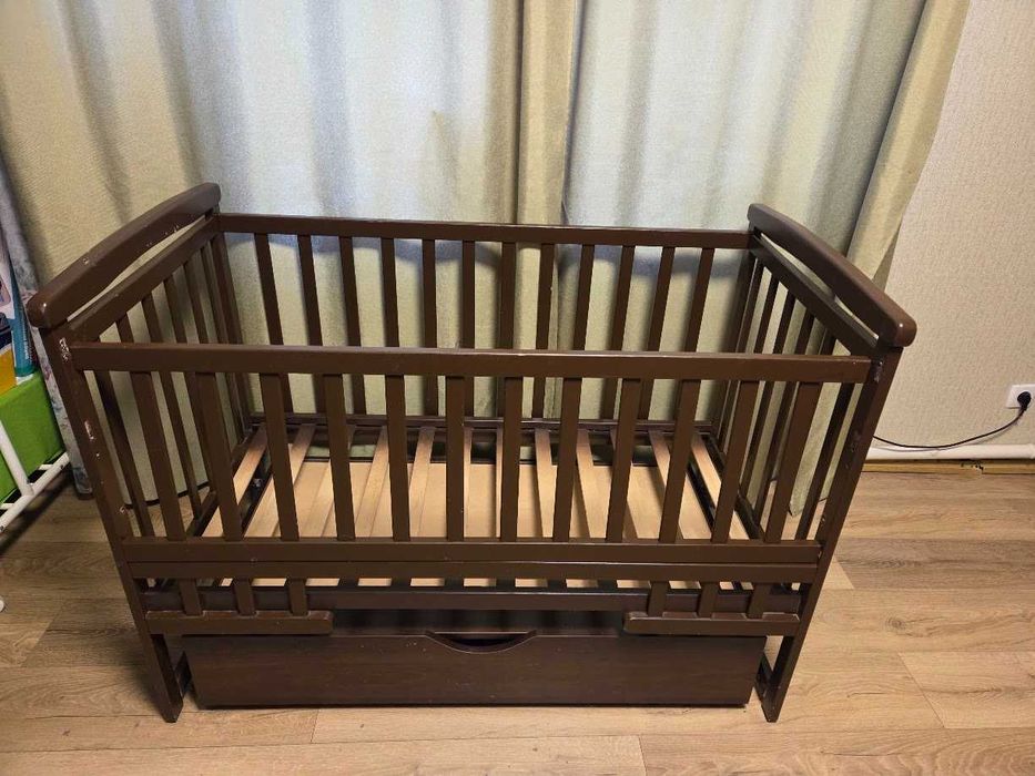 Дитяче дерев'яне ліжко трансформер