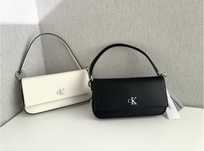 Сумка calvin klein в білому та чорному кольорі