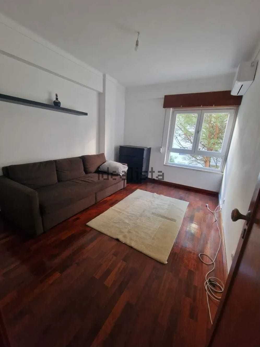 Quartos em Alfragide para arrendar - Entrada imediata.