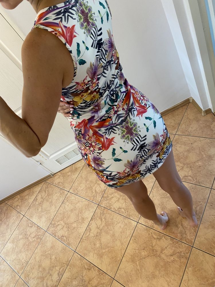 Zara sukienka tuba w kwiaty biala mini XS 34 S 36 bandazowa etno