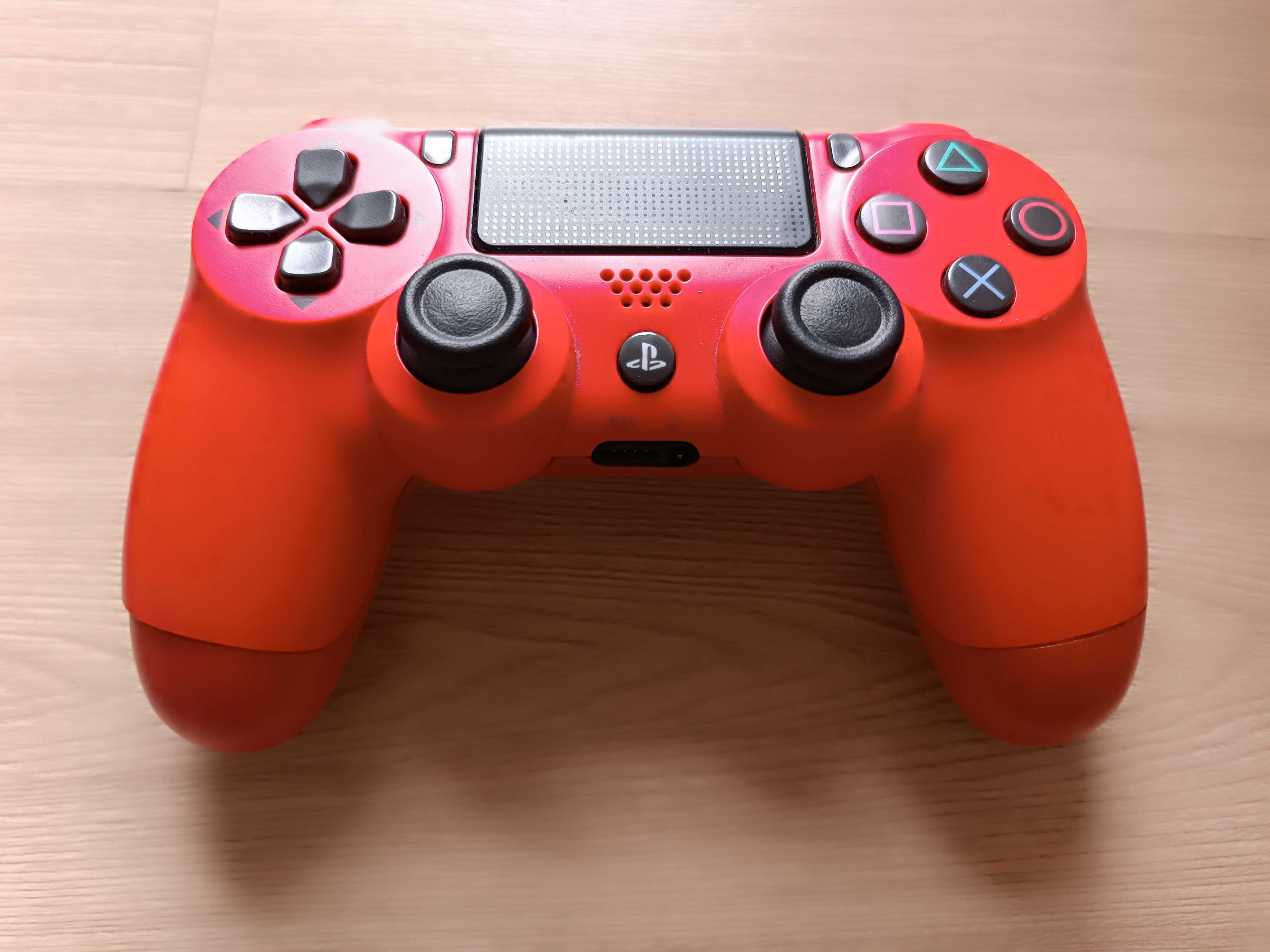 PS 4 Pro 1TB +2 pada i 2gry