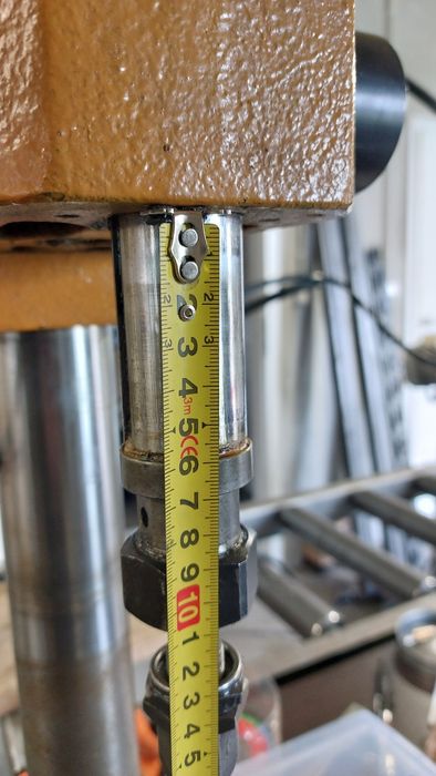 Prasa pneumatyczna  2t z młotem udarowym.