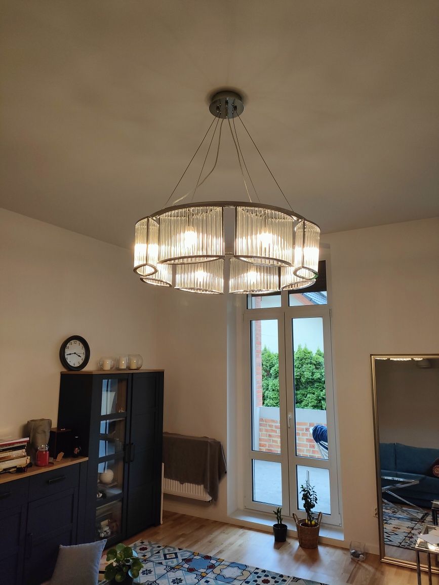 Lampa - duży szklany  żyrandol w stylu Eichholtz