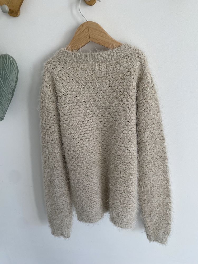 Sweter vrs 122/128 beżowo złoty włochaty jak newbie