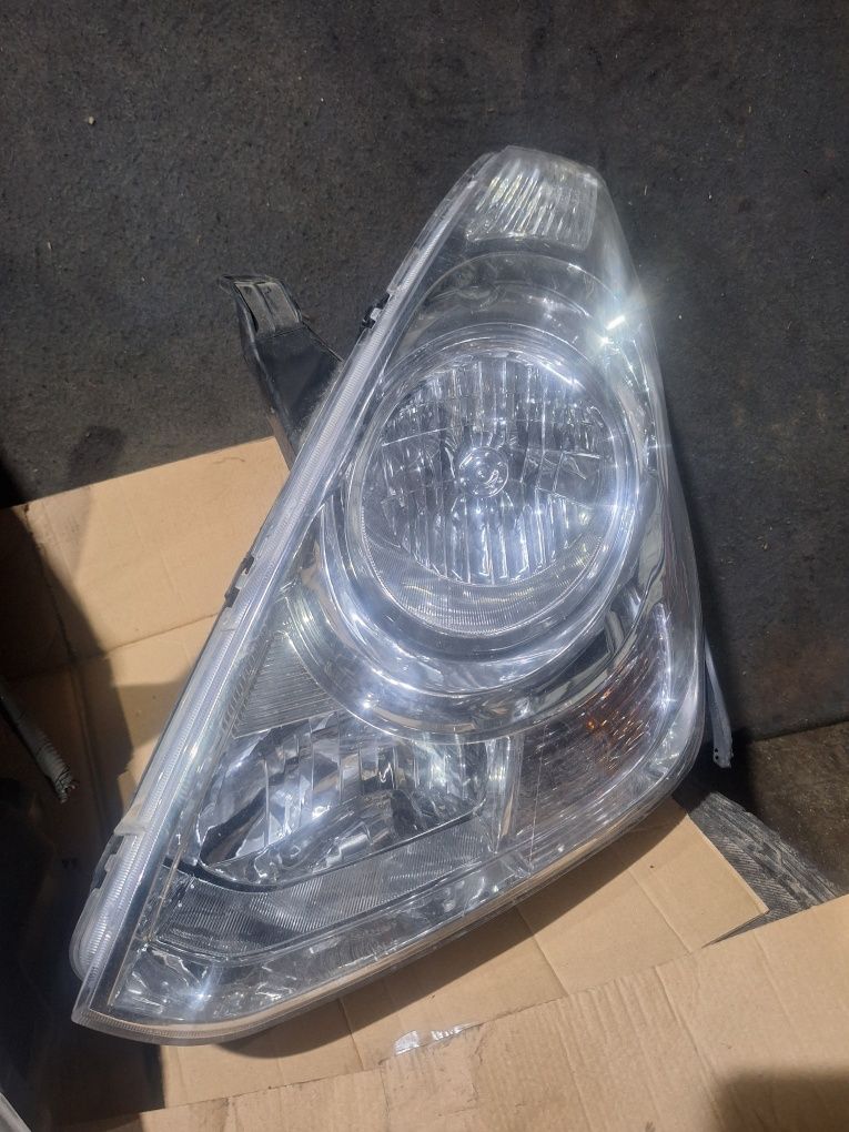 Lampa przód lewa I prawa Hyundai H1 ll lift Europa