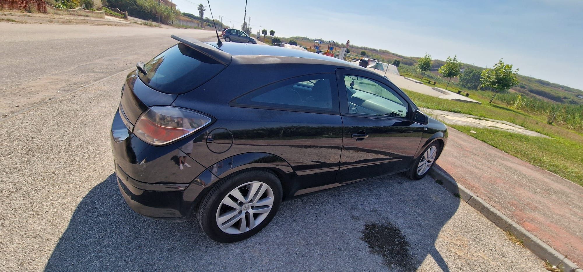 Opel Astra H GTC 1.3cdti 5lugares