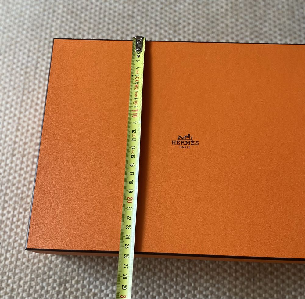 Caixa vazia com fita da Hermès  - Nova