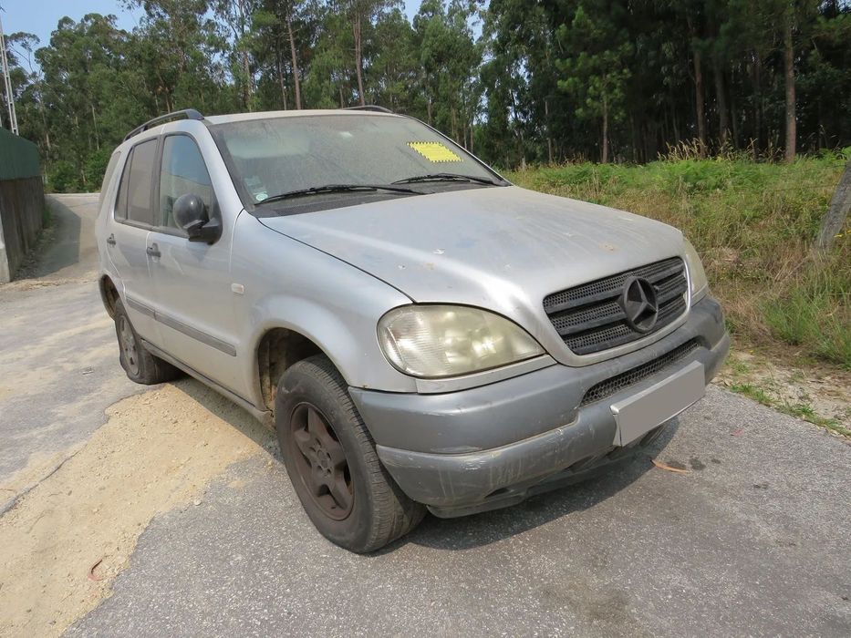 Mercedes-Benz-Class ML270 2.7 D (163Cv) de 2000 - Peças Usadas (8432)