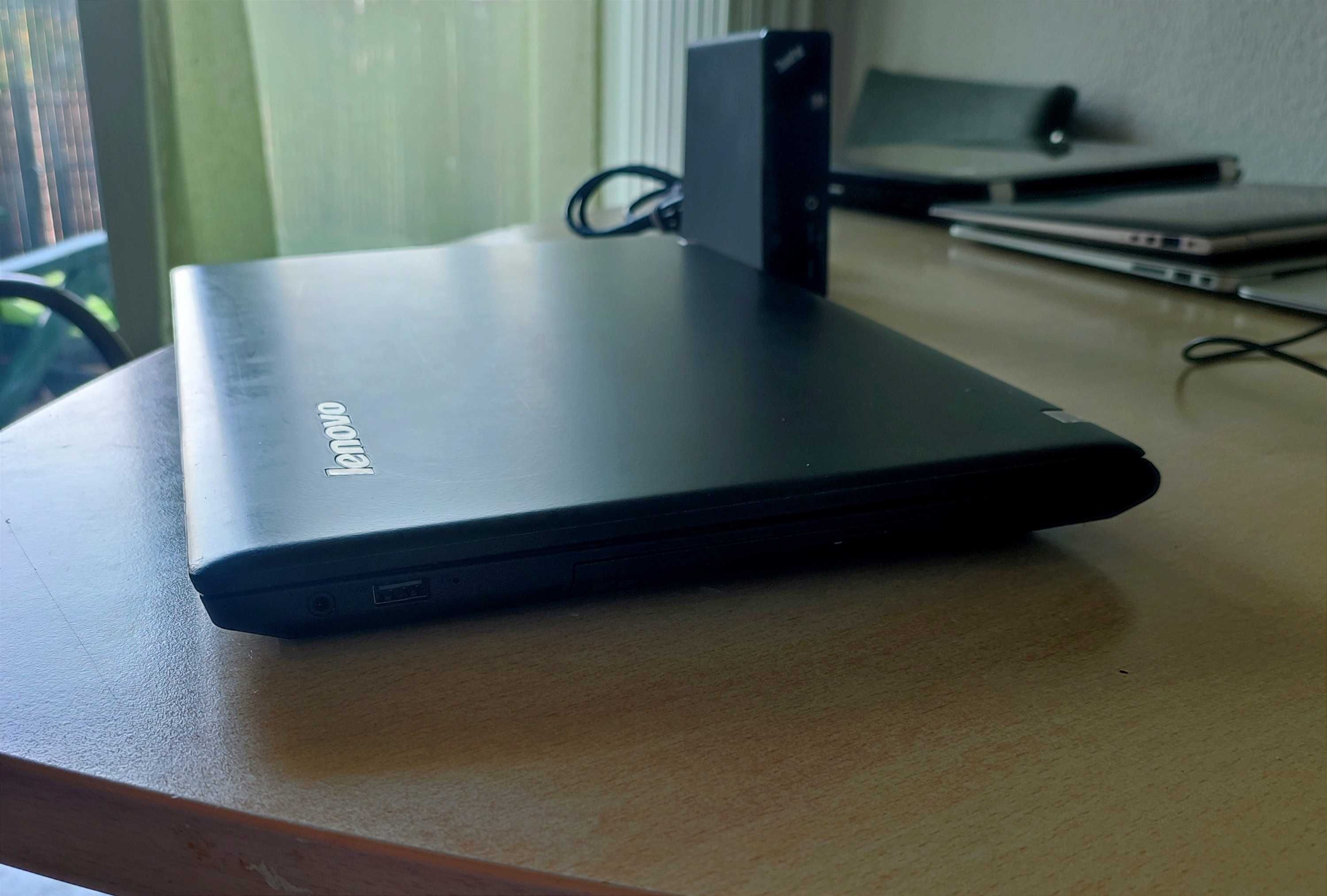 Laptop Lenovo 15,3 cali+stacja dokująca
