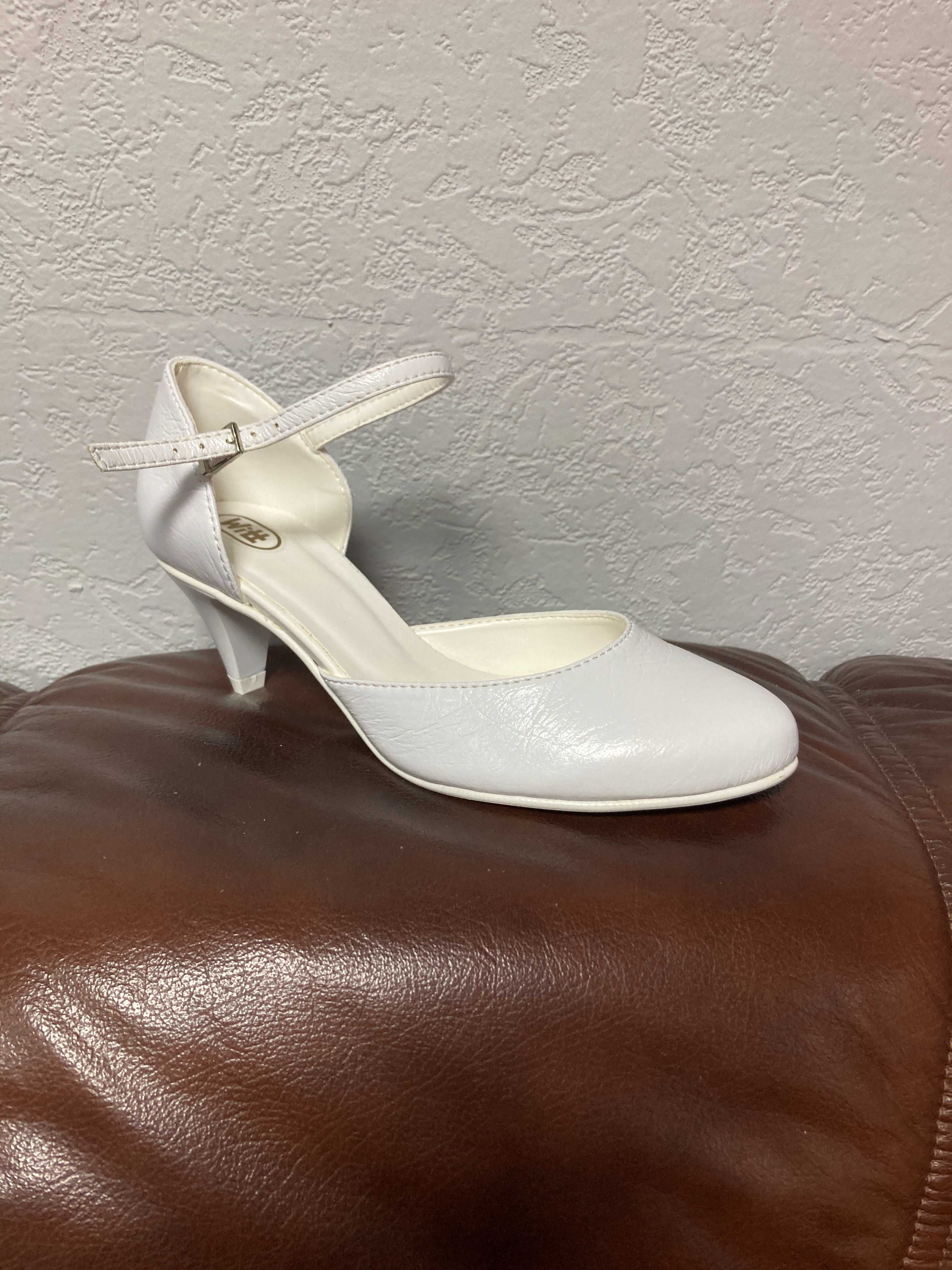 Nowe buty białe, r. 39, 40 wys. 5  wyprzedaż