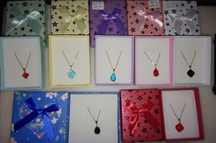 colares de aço inoxidável 5€ anel 4,50€ pulseiras 3,50€