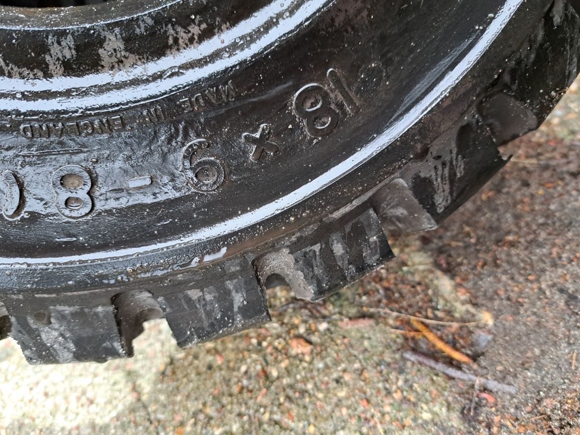 Opony pełne 18x9-8