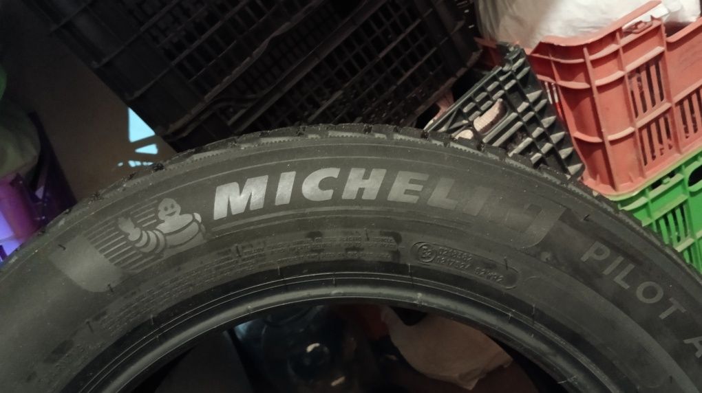 235 55 17 Michelin Pilot Alpine 5 в розмірі 235 55 17