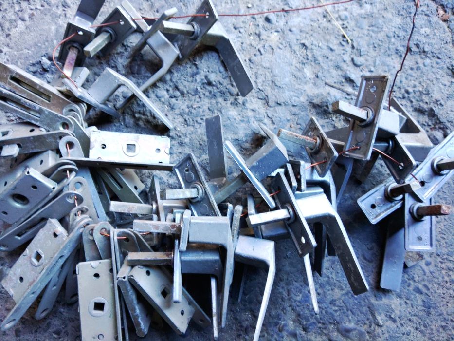 Замки старого зразку