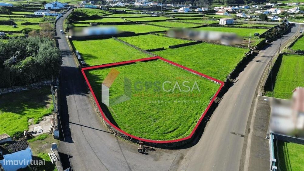 Terreno com viabilidade de construção na Vila Nova