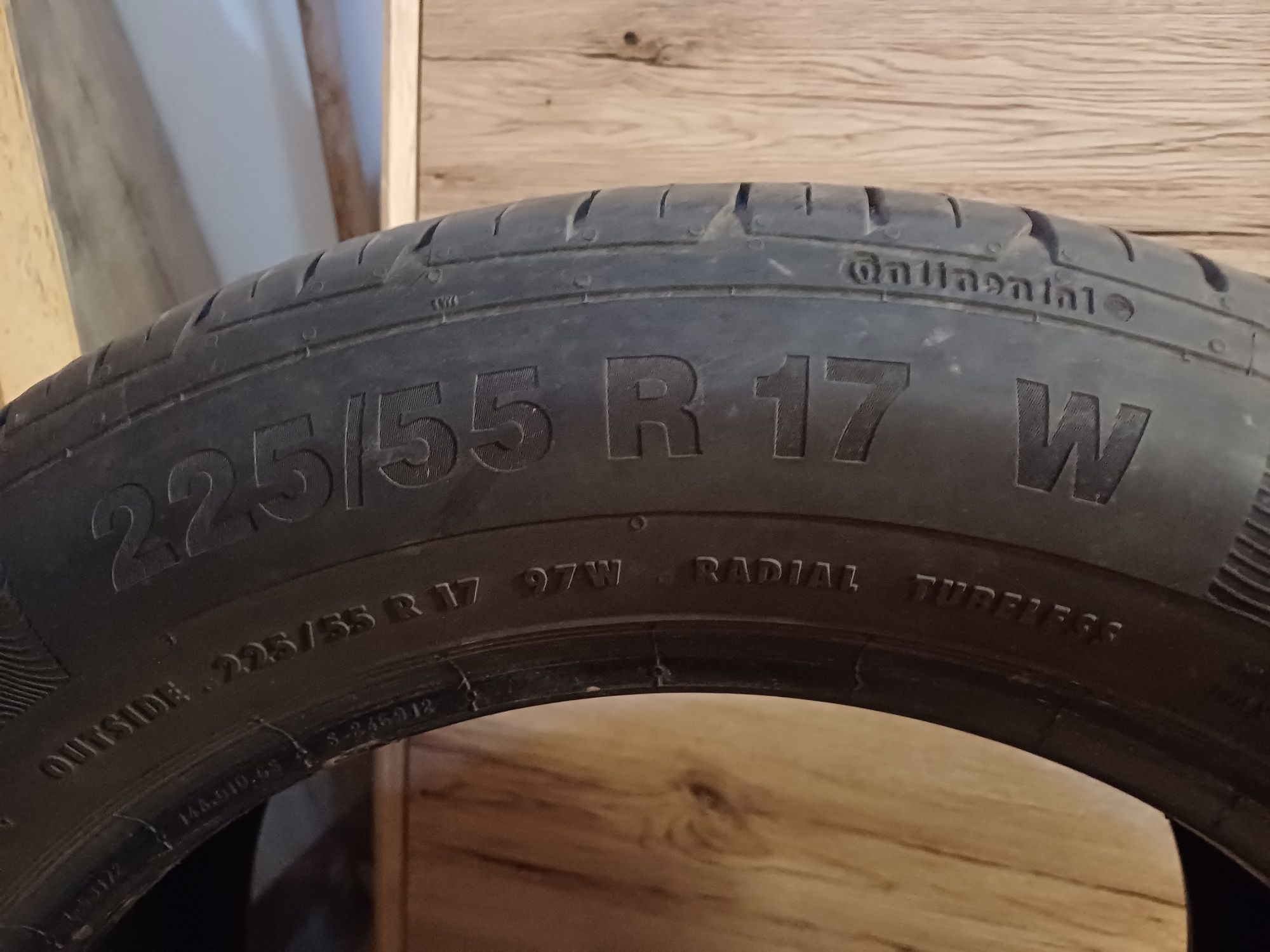 Pneu 225/55/R17 W