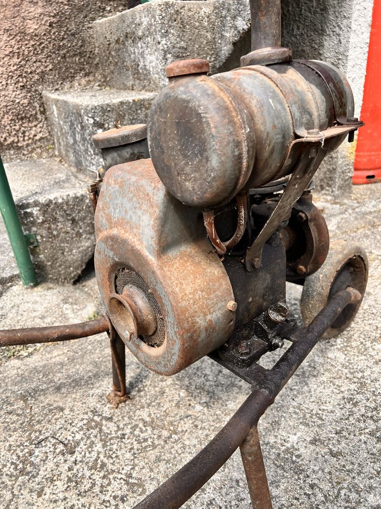 Antiguidade Motor de Rega Pachancho com cerca de 50 anos