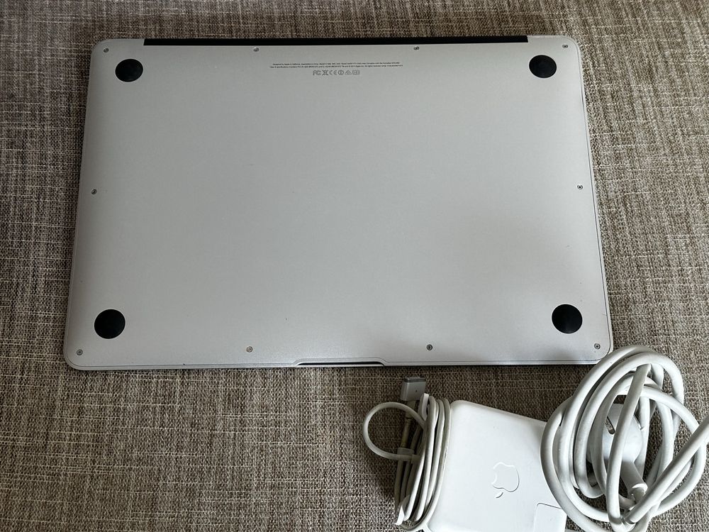 Macbook Air 13 Intel Core i5 - OS X Sequoia