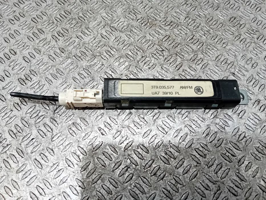 wzmacniacz antenowy Skoda 3T9035577