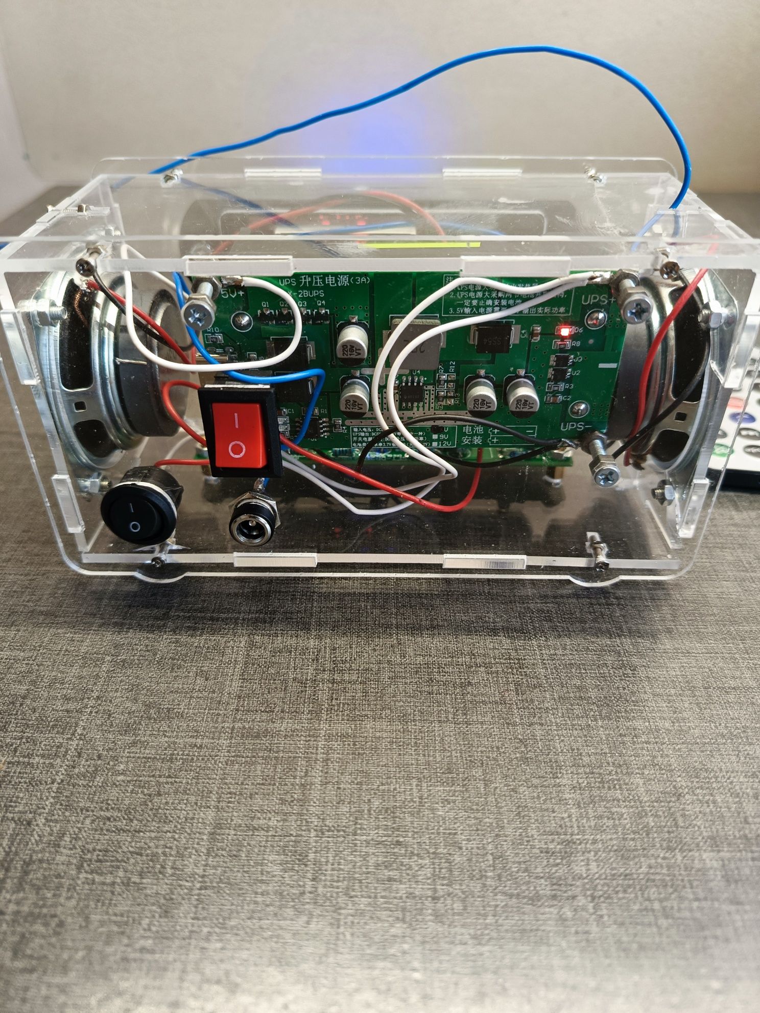 Ciekawy głośnik bluetooth, USB, karta, pilot