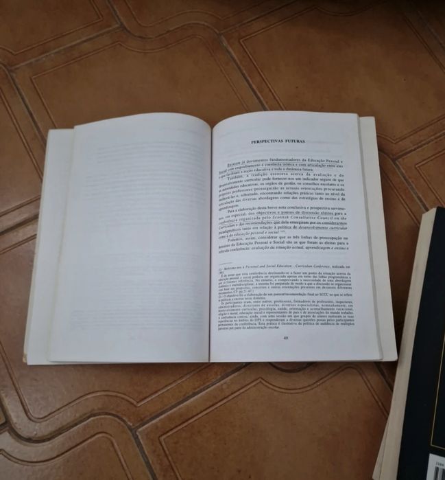 Livro A formação pessoal e social na Escócia