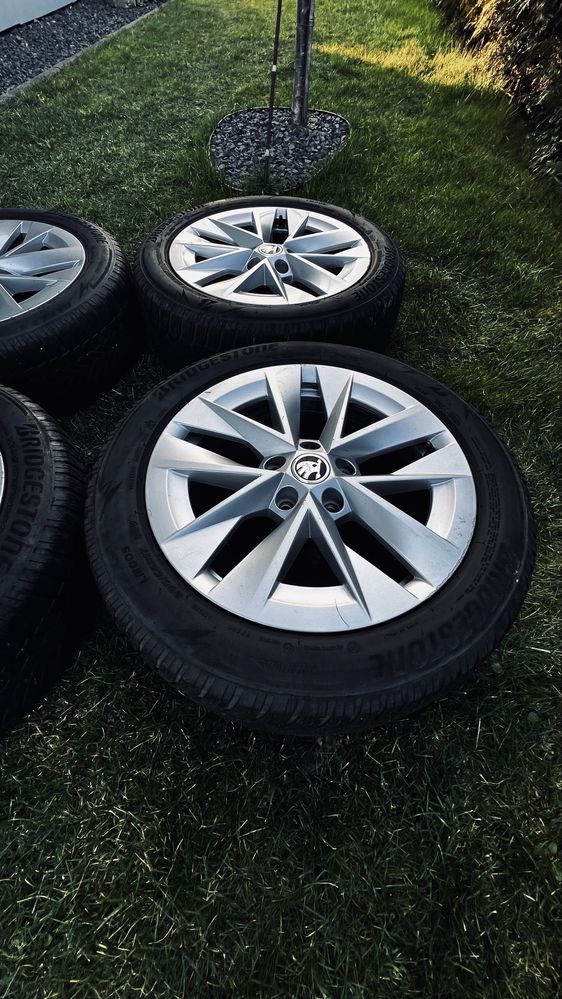Koła felgi aluminiowe 17 skoda octavia  superb Bridgestone 205/55/17
