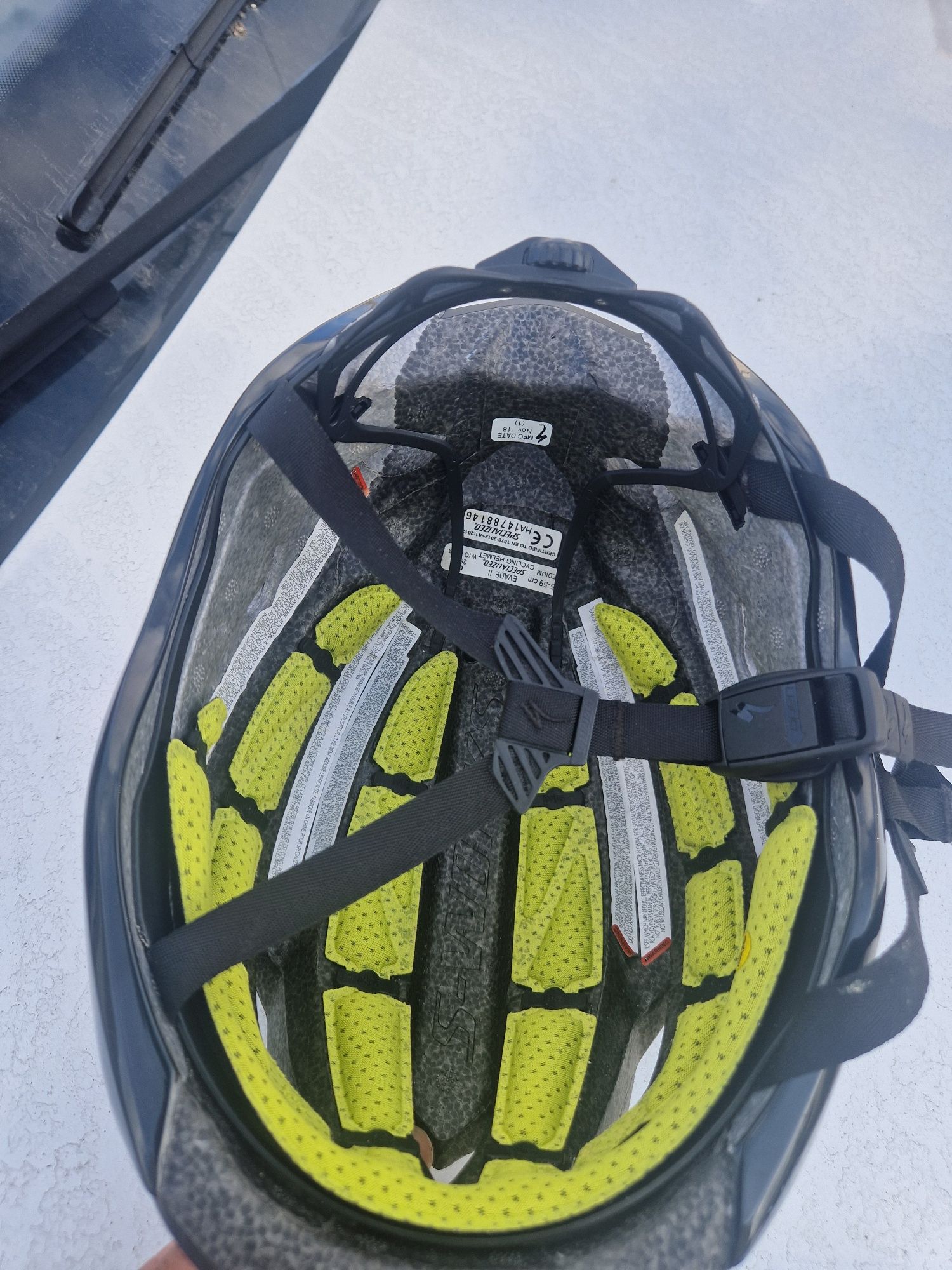 Capacete de bicicleta marca specialazer