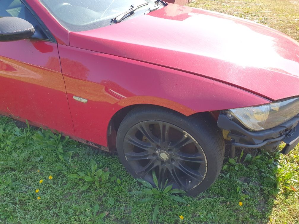 Błotnik prawy BMW 3 E92 E93 kolor Karmesinrot stan bdb!