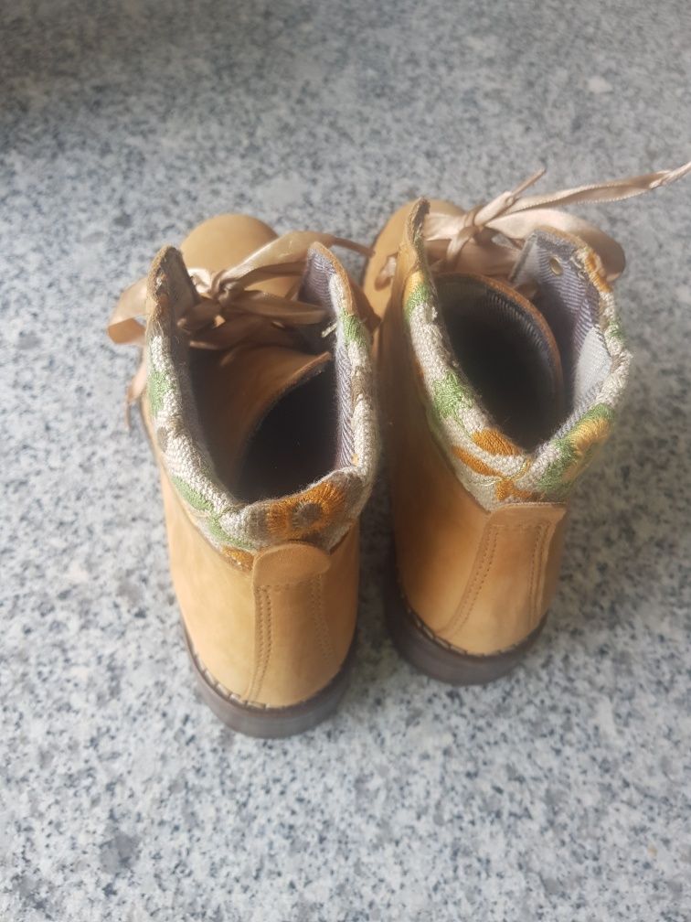 Botas de menina camel