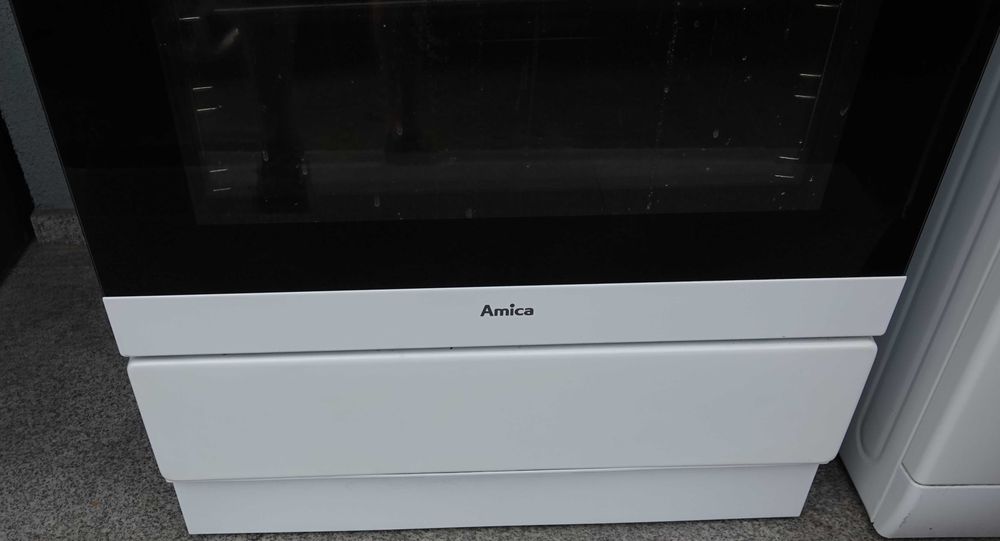 Amica SHC 11642 W kuchenka ceramiczna z piekarnikiem termoobieg
