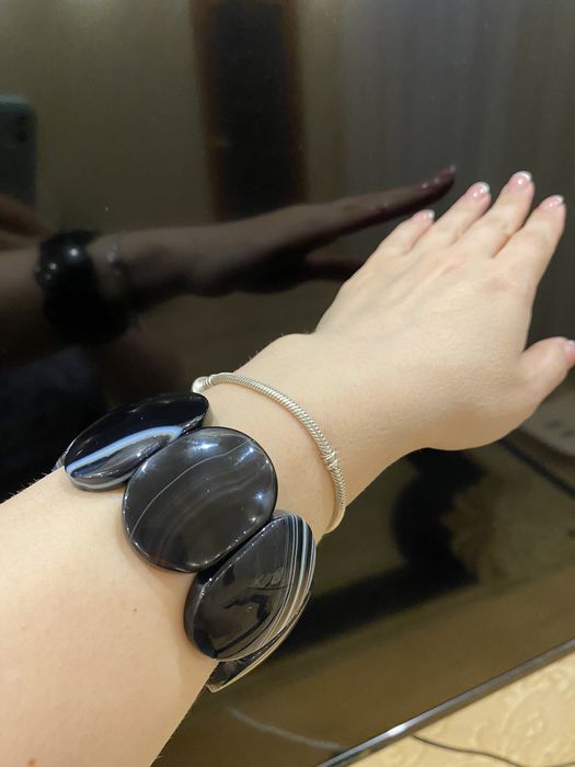 Шикарный браслет из натурального камня черного агата.