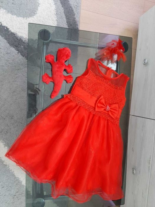 Сукня святкова на дівчинку.