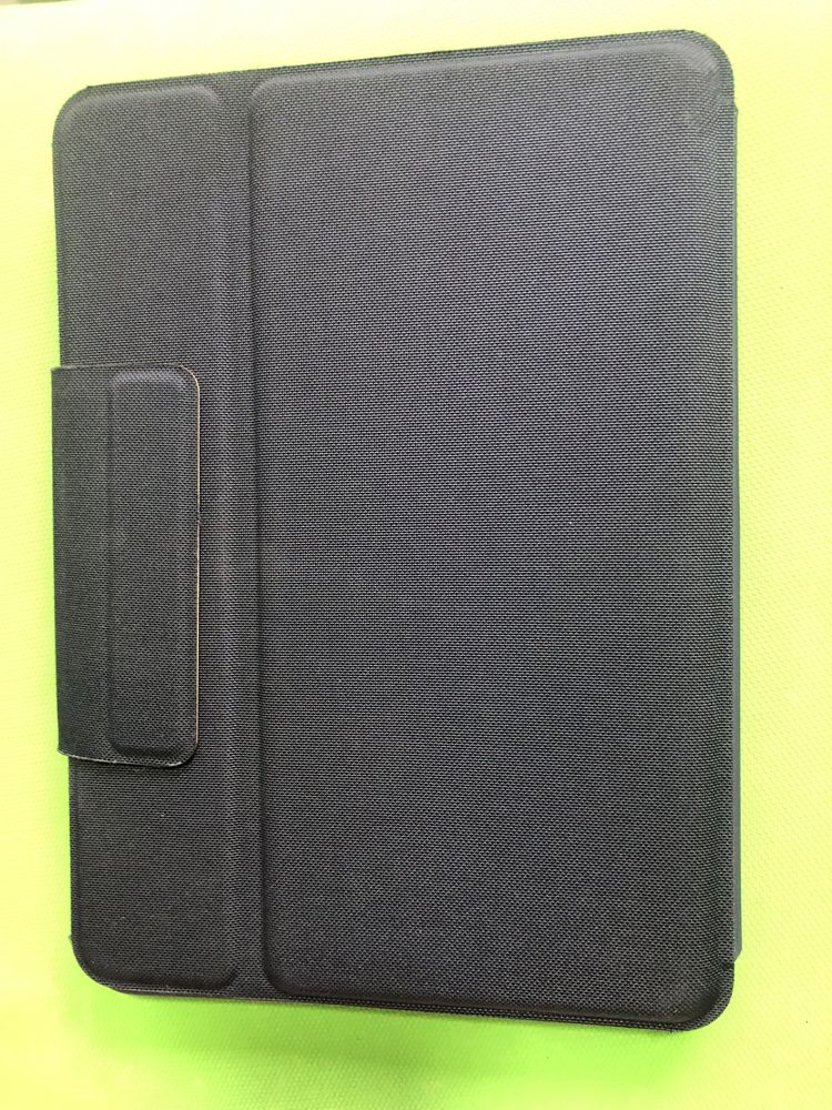 Чехол с клавиатурой на iPad 10.2 (7-8-9)     Logitech Rugged Combo 3