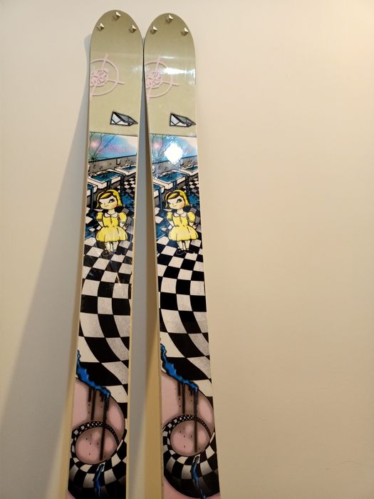 Nowe narty skiturowe freestyle K2 miss demeanor z wiązaniami