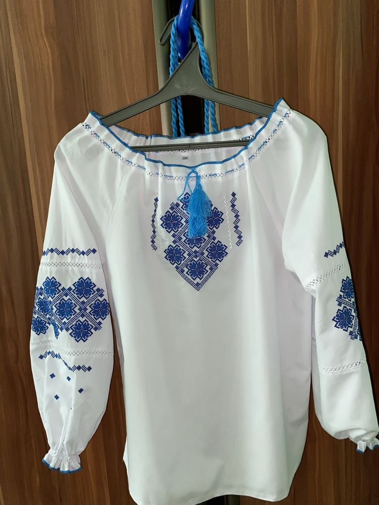 Вишивана сорочка для дівчинки