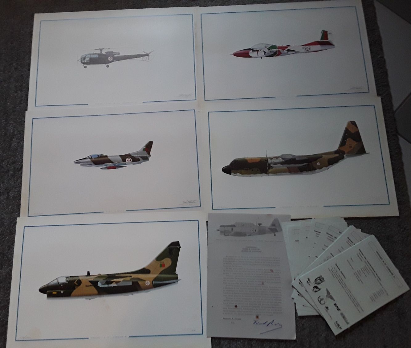 Colecção completa de AVIÕES DE PORTUGAL, composta por 30 gravuras