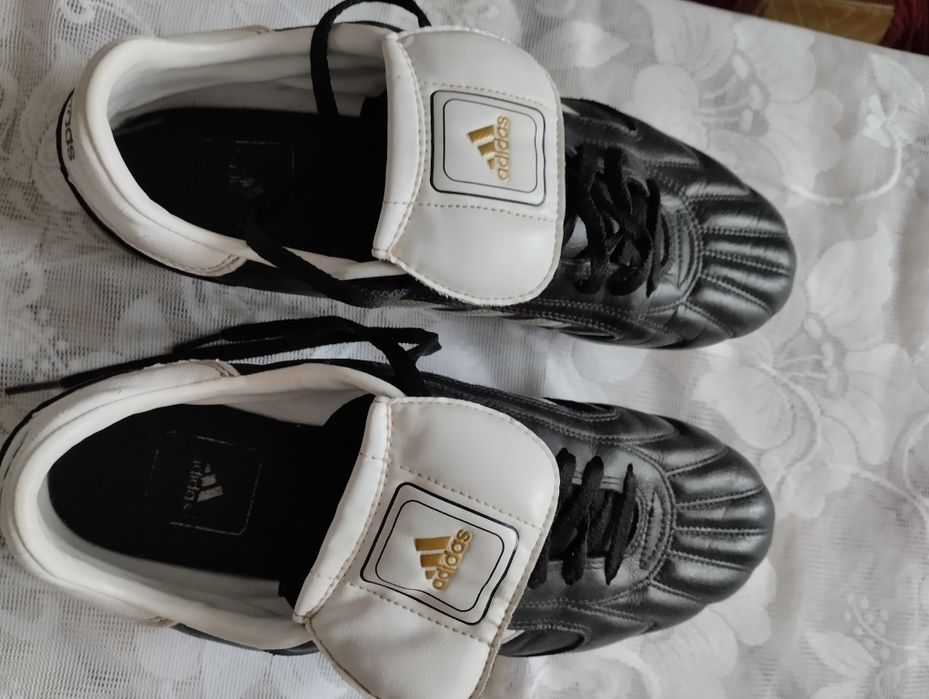 Футбольные бутсы Adidas