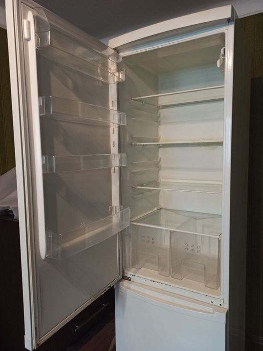 Холодильник Zanussi