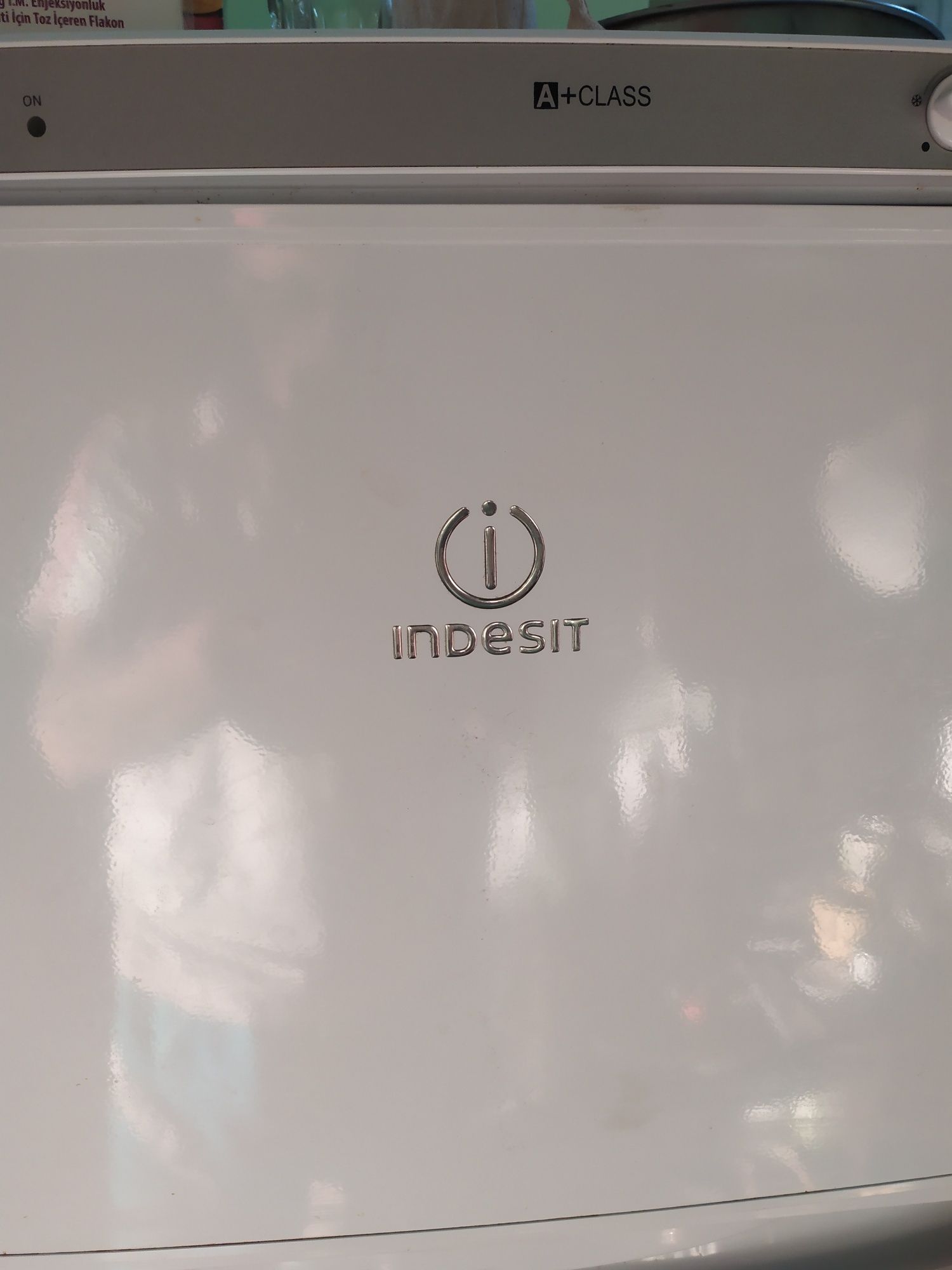 Продам. Холодильник.  INDESIT