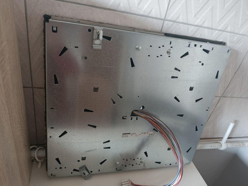 Kuchenka płyta ceramiczna Zanussi integrowana z piekarnikiem
